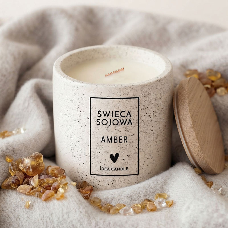 świeca sojowa zapachowa Amber z ażurowym knotem