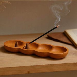 Ręcznie wykonana podstawka pod kadzidełka – minimalistyczne rękodzieło dla domu